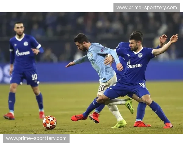 蓝白与蓝白色的碰撞：沙尔克04与赫塔的柏林情缘，不止是足球